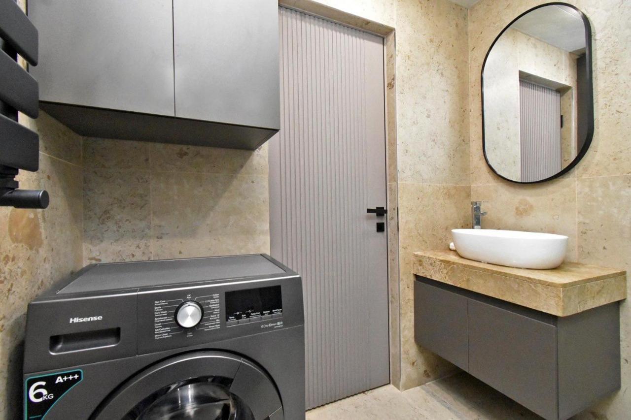Beautiful Apartment Near The Republic Square Erevan Exterior foto